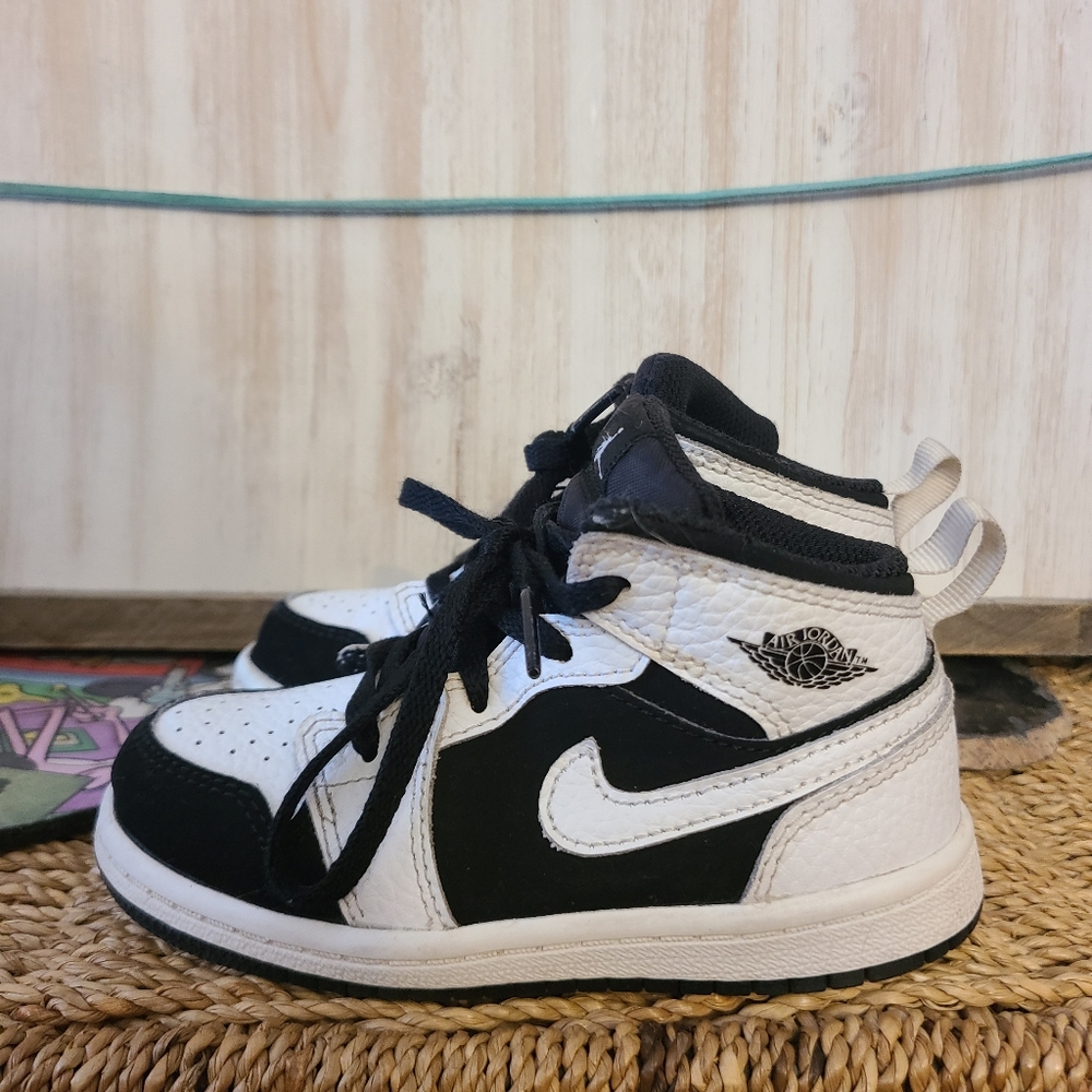 Nike Air Jordan toddler 8c
